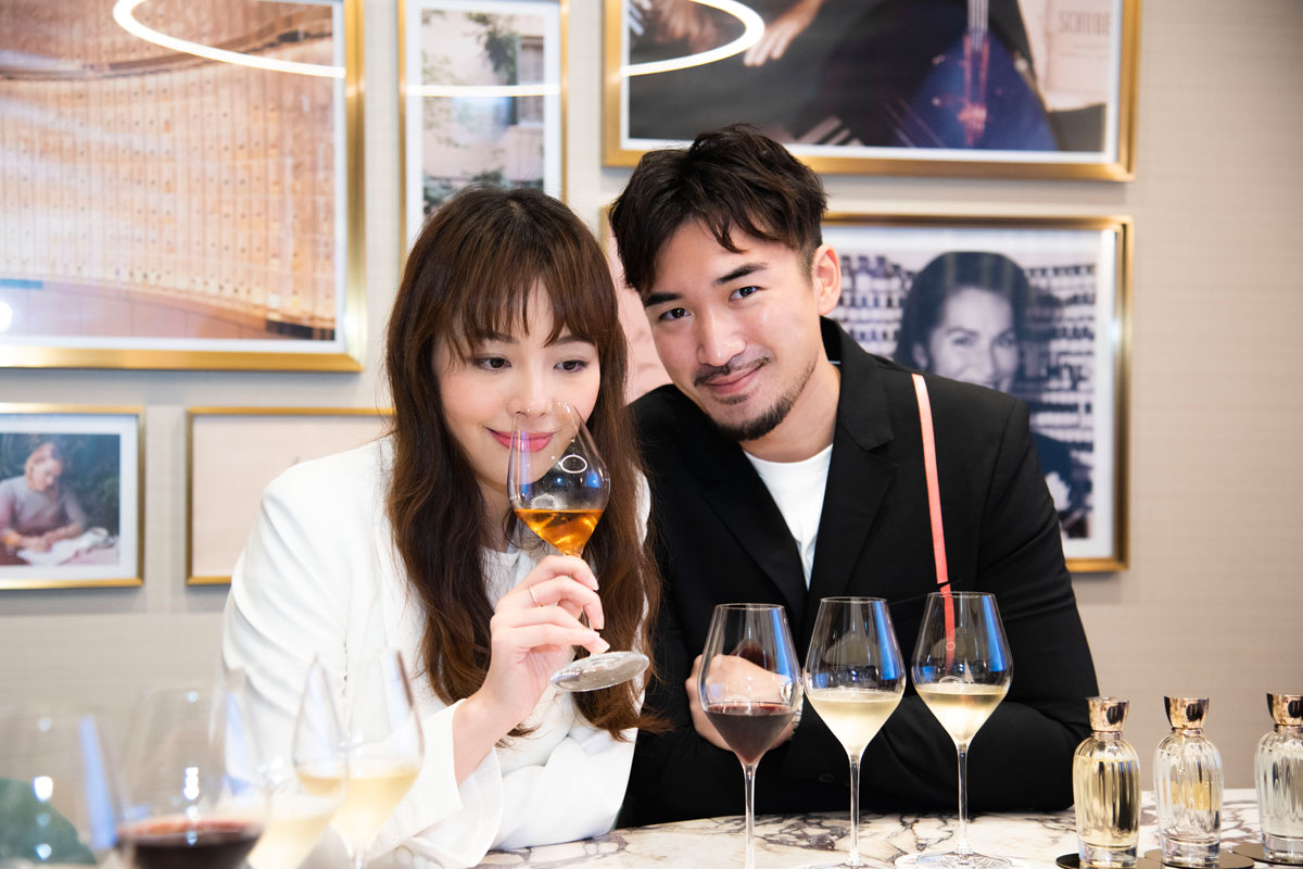 暖男必學冧女秘訣No.2：重視每個時刻很多男生都會覺得慶祝紀念日是無謂又浪費錢的活動，女生想要的何嘗又不只是一個二人浪漫獨處，多花一點心思小驚喜的藉口，如果真心愛一個人，要過的並不是一年一度的寵愛日，