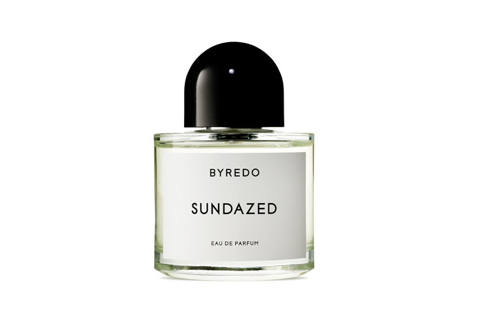 BYREDO Sundazed淡香精HKD$1,300 (50ml) 在自由的身心旅程中,Sundazed將柑橘和加州檸檬的前調投射到橙花和阿拉伯茉莉花的心,將一連串的白麝香注入柑橘香味,像