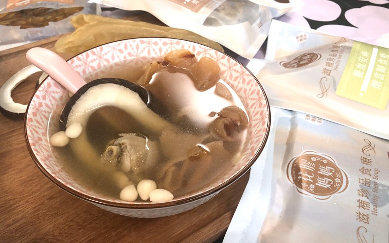 4. 新年精選外賣推介: 即飲滋補花膠湯都市人工作十分忙碌,放工後沒有太多時間下廚,更莫講會花時間煲家常靚湯。湯水品牌「花膠媽媽」就看準市場需求,推出多款不同滋潤湯水,當中有花膠系列特別適合無暇煲補品