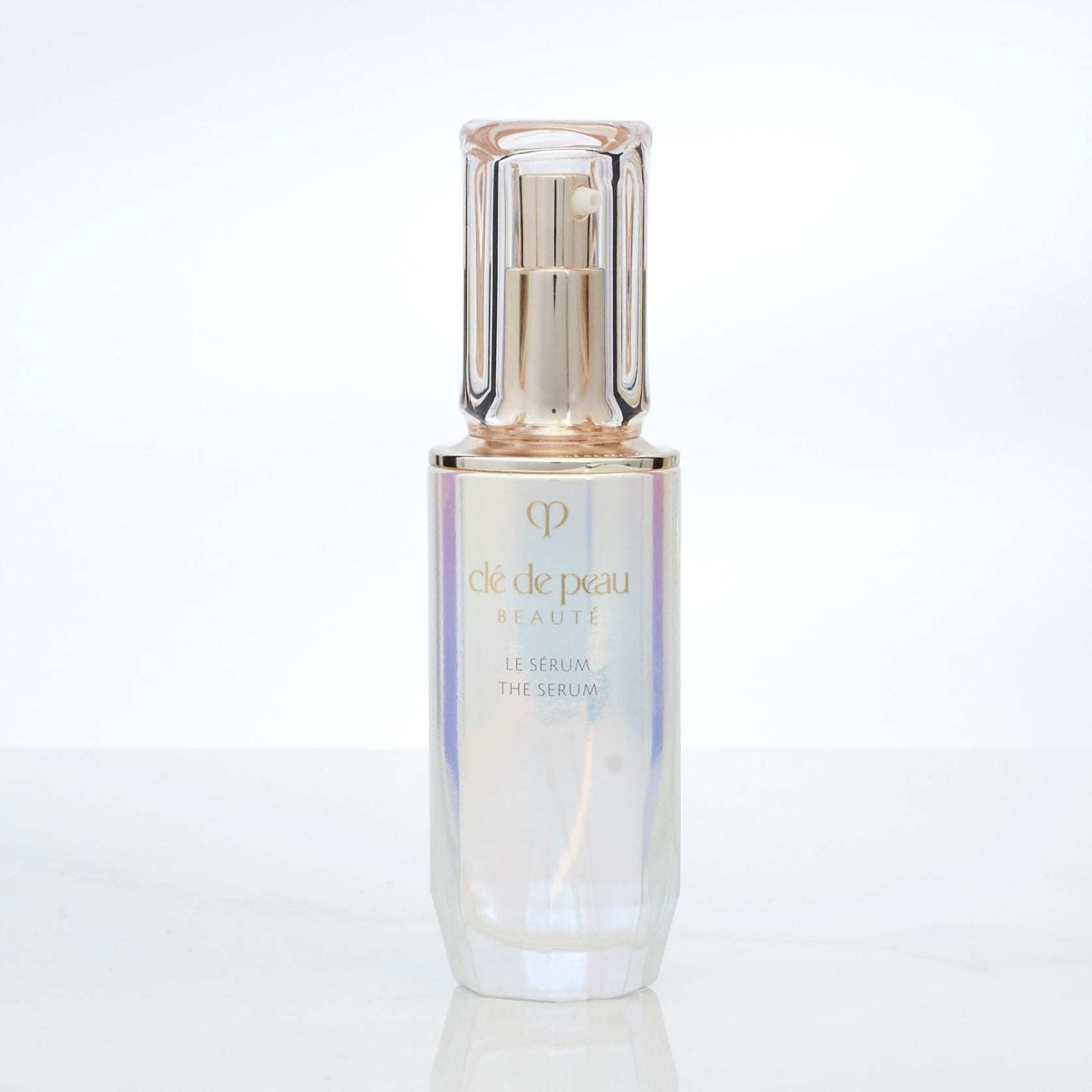 煥活細胞精華HKD$ 1250/ 30 ml(詳情); HKD$ 2080/ 50 ml (詳情) Le Sérum煥活細胞精華蘊含獨家成份Skin-Empowering Ill
