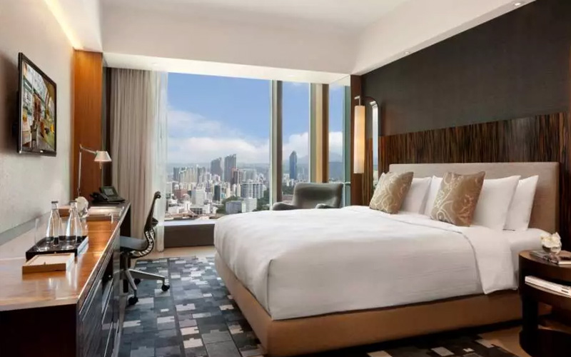 《福布斯旅遊指南2023》評價指出,Hotel ICON酒店設雙層健身室,設計時尚、設施齊全,亦有室外游泳池,可以飽覽維港景色,酒店員工服務亦非常親切。(Photo: 福布斯旅遊指南官方網站