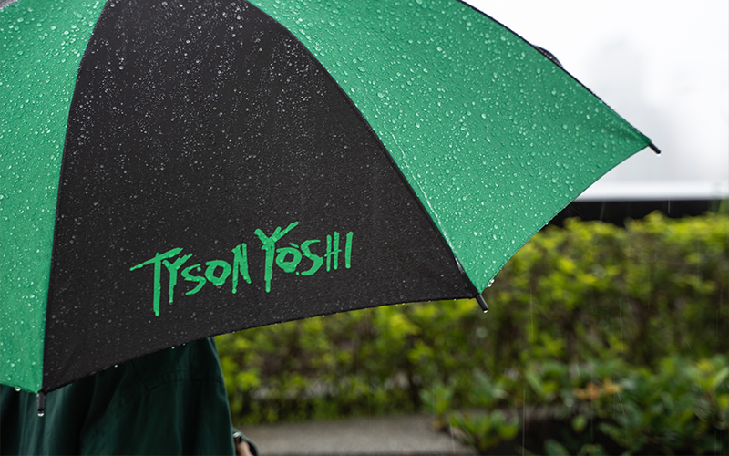 -即日電子消費滿HK$8,000 以上,可換領TYSON YOSHI 《MY NEW WORLD ORDER 》指定日子HK$480演唱會門票2張。(註:即日電子消費最多可累積3張於不同商戶之單據,其