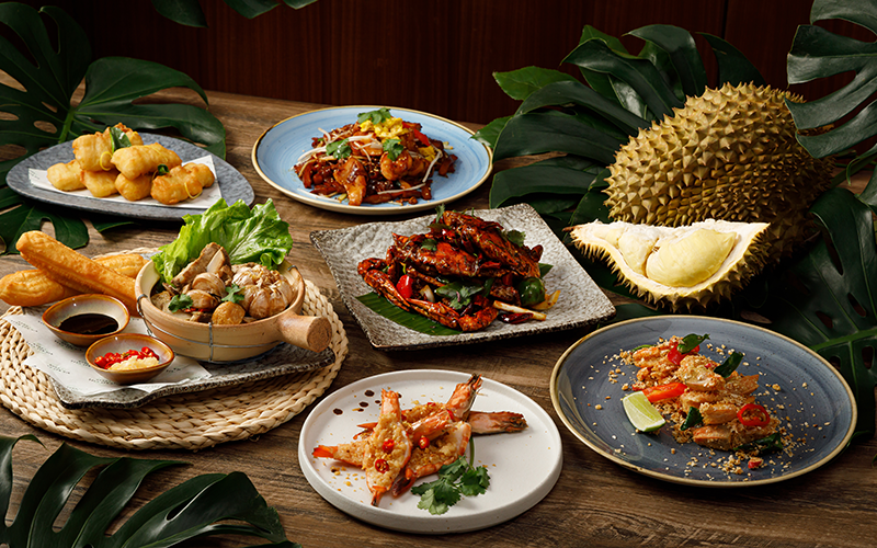 香港嘉里酒店大灣咖啡廳(Big Bay Café) 亦有推出榴槤主題自助餐和下午茶,讓你吃盡一系列星馬泰菜餚、榴槤美食和甜品。在主題晚市自助餐裏,除了可以吃到凍海鮮、日式刺身及西式烤肉外,還有超過三十