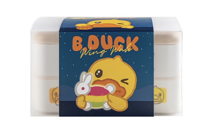 如果你是B.Duck粉絲的話,應該知道B.Duck已經連續多年聯乘榮華餅家推出月餅產品,化身為可愛的鴨仔月餅陪你過中秋!今年,兩大品牌貫徹滋味、環保又實用的理念,推出以雙層便當盒作包裝的「B.Duck
