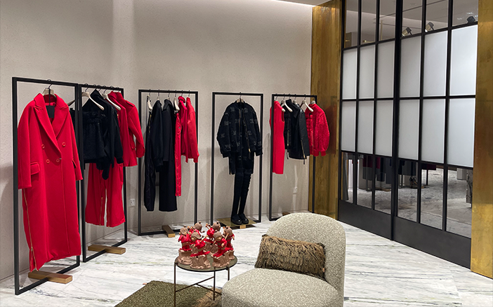 Max Mara 概念店地址:香港金鐘太古廣場 254 - 256 店電話查詢:2722 9605營業時間:10:30 – 20:00======================如有任何得意新穎嘅送禮