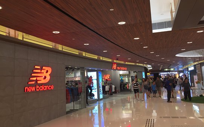 如果大家想買運動用品的話,不如到全港最大的運動品牌Outlet杏花新城逛逛啦!商場集合超過30個運動品牌包括Nike、Adidas、New Balance、FILA、Free Running Pro、