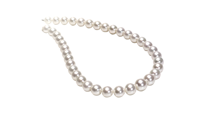 小資女必買輕珠寶首飾推介｜#2 OL亮麗風 J OCEAN PEARL JEWELLERY LTD (Booth no：1AD1)珍珠項鍊可說是時尚界人士的最愛飾品之一，就連Blackpin