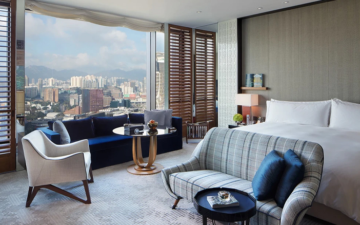 香港瑰麗酒店 Rosewood Hong Kong 以奢華見稱,服務禮遇更是VIP級數。酒店的Staycation 套餐除了提供九龍山景客房/海景客房住宿連Holt’s Café豐富早餐外,更包括於H