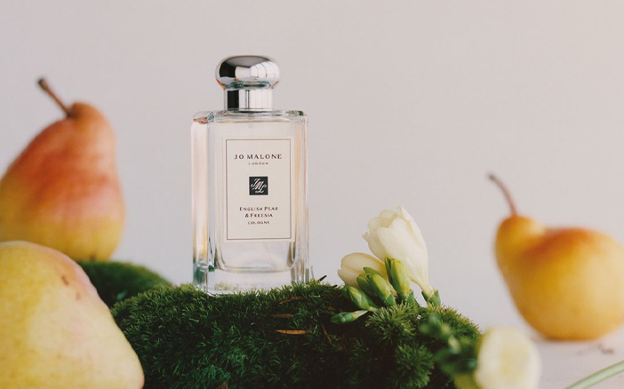 提到香水,怎能不提Jo Malone London這品牌呢?Jo Malone London以優雅、自然的香氣聞名,而且Jo Malone London的香水不論是單獨使用,或者與其他香味的香水進行糅