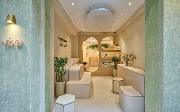 愛cafe hopping的你,一定要去由蛋糕精品店Vive Cake Boutique創辦人所開設的新Cafe--VIVE。全新品牌概念店菜單包羅經典早餐(Breakfast)、輕盈主食(Big)、