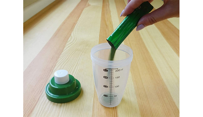 實測原田製茶【日本九州產蔬菜汁/ 青汁】7天！小編真實感受大公開！日本青汁推薦｜包裝與味道一打開原田製茶【日本九州產蔬菜汁/ 青汁】，裡面是20包的日本青汁粉末，獨立包裝方便衛生，而且亦十分方便攜帶回