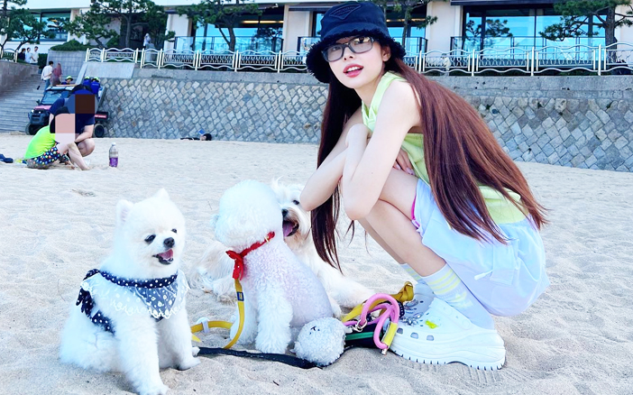 洞洞鞋-鱷魚鞋-Y2K-Crocs-BLACKPINK