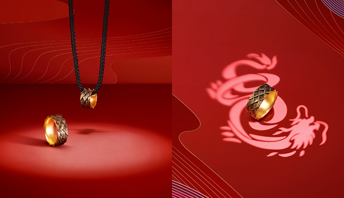 生肖：豬樂觀派的豬年女生，適合以「龍」為設計靈感的黃金首飾，增加勇氣和財力！可以考慮周生生的中國傳統「龍鱗」設計的足金戒指。這款戒指採用黑銠電鍍工藝，結合精湛的人手拉絲技術，使鱗片呈現獨特的線條，質感