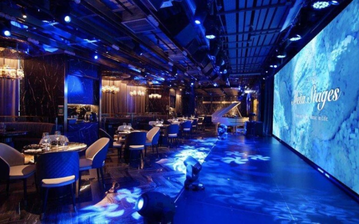 無論你和愛人喜歡哪種婚禮風格，Meta Stages都能透過5D全息影像圓夢，讓你們瞬間置身於浪漫海底世界、唯美花海，又或是夢幻極光中，享受聽覺和視覺的頂級體驗！